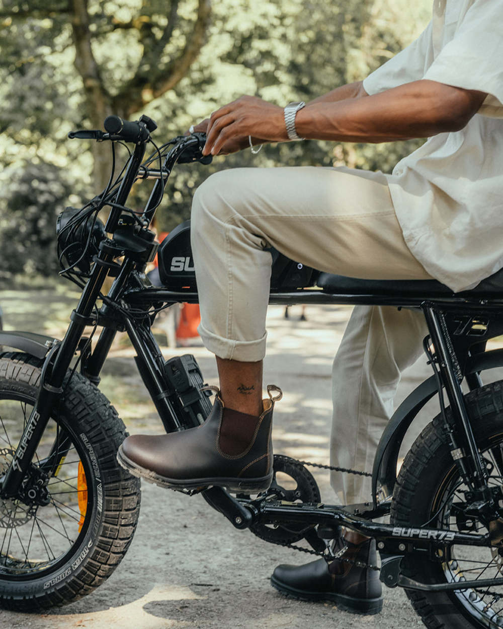 Men's Classics #550 - Image 17